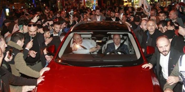 Sanayi ve Teknoloji Bakanı Mustafa Varank’a Orhangazi’de yoğun ilgi