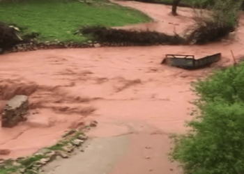 Sağanak yağış heyelana neden oldu