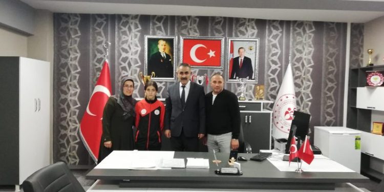 Güreşin sultanı Aleyna Türkiye’yi temsil edecek