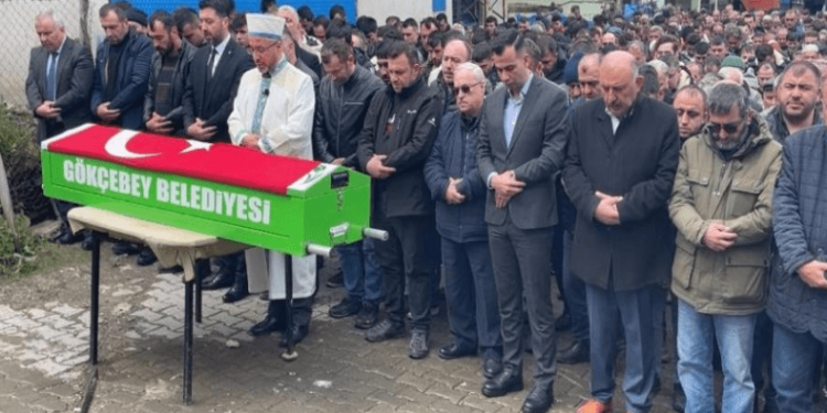 Zehirlenen madenci toprağa verildi