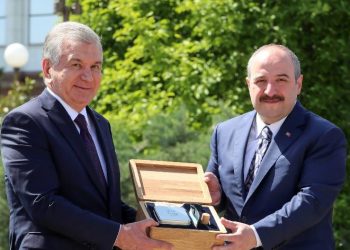 Bakan Varank’tan Bursaspor’a destek