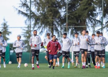 Trabzonspor, Süper Lig’de moral arıyor