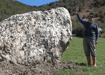 Tarım arazilerine tonlarca ağırlığında kaya yağdı