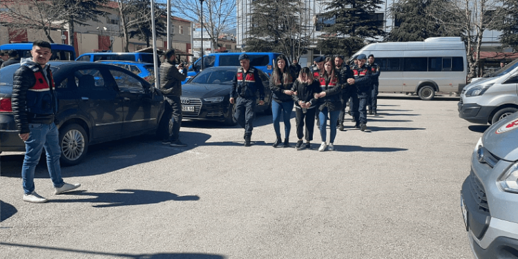 Uyuşturucu operasyonunda 2 kişi tutuklandı