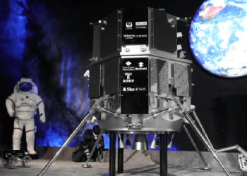 Ay’a iniş sırasında uzay aracıyla bağlantısı kesildi