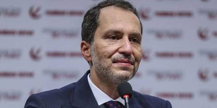 Erbakan: Üç bakanlık dış güçlerin vesayetinde