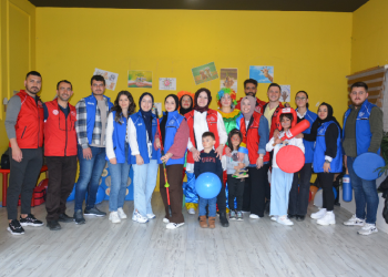 Minikler sosyal alanda oyunun keyfini yaşadılar