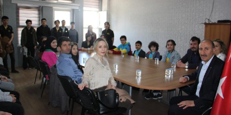 Satranç turnuvasında Kars’ın 3 okulu finalde