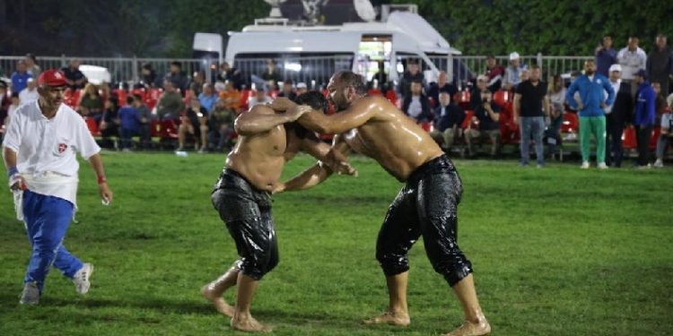 Marmaris baş pehlivanı Ali Gürbüz oldu