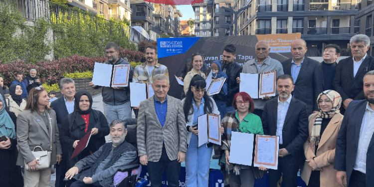 Erguvan Evleri’nin tapuları hak sahiplerine teslim edildi