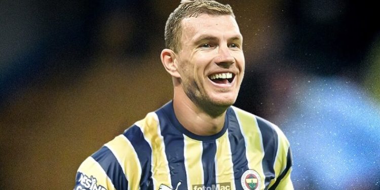 Fenerbahçe, Edin Dzeko ile prensipte anlaştı.