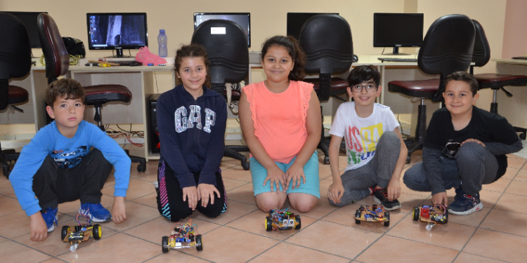 Bluetooth kontrollü araba projesi