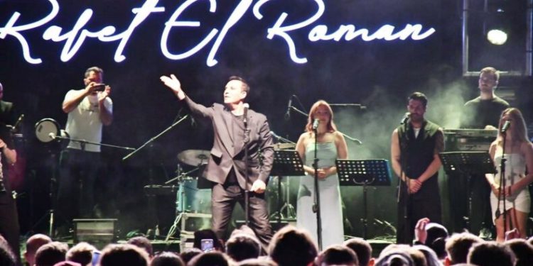 Rafet El Roman ile Emet coştu