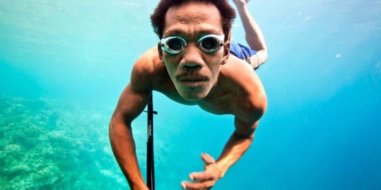 Krater gölüne tüpsüz dalış