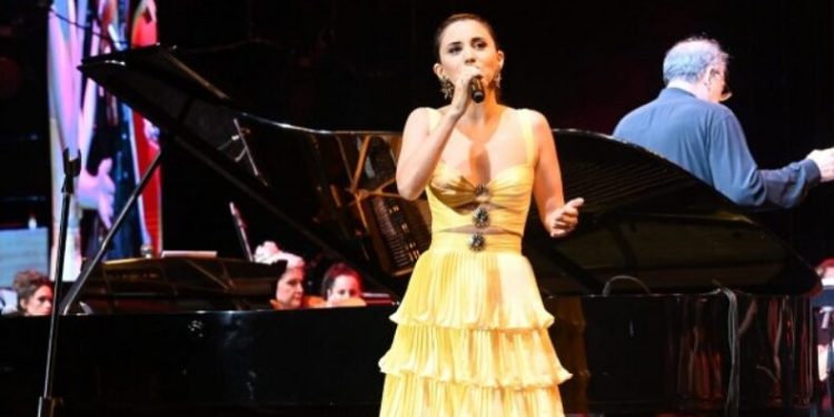 Bursa Festivali’nin açılışında Karsu fırtınası esti