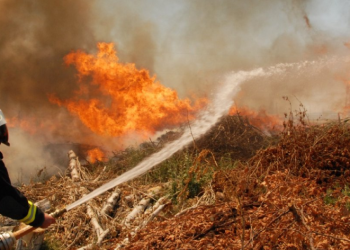 Korkutan ev yangını