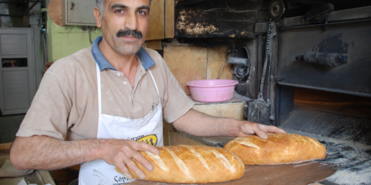 Ekmek yeni fiyattan satılmaya başlandı