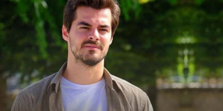 Berk Atan ile Çağla Boz aşkını ilan etti