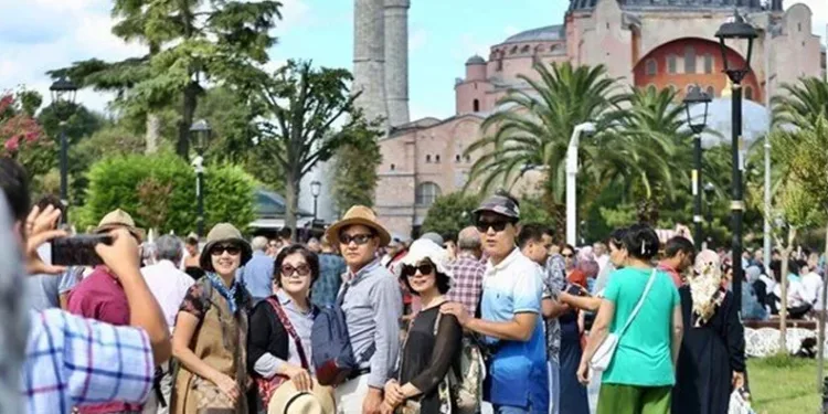 6 ayda 21,7 milyar dolar gelir