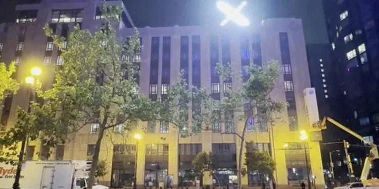 Parlak X, komşuları çileden çıkardı