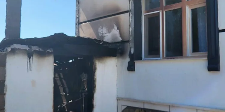 Patlayan kalorifer kazanı yangın çıkardı