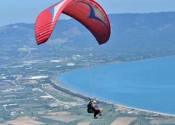 Bursa’da yamaç paraşütü heyecanı