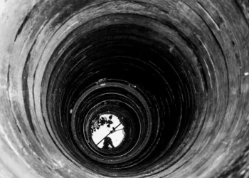 Kuyuya düşen yaşlı adam kurtarıldı