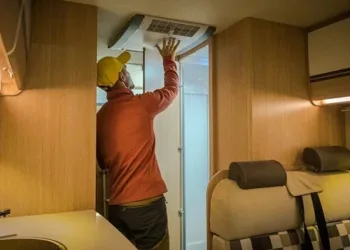 Tamirci beklerken sıcaktan öldüler