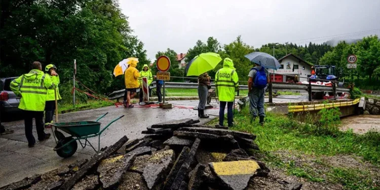 Slovenyalılara evde kalın çağrısı
