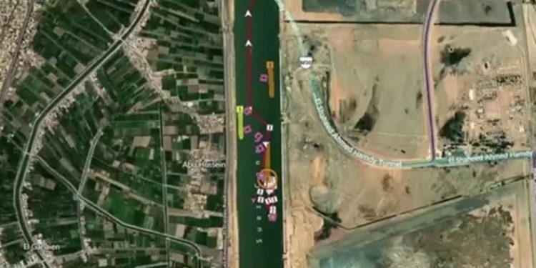 Süveyş Kanalı’nda tankerler çarpıştı