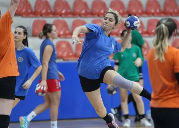 Kadın Hentbol Takımı Süper Lig’e hazırlanıyor