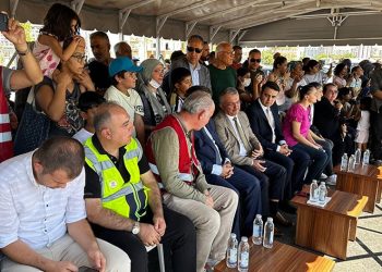 Evlerinin patlayıcı ile yıkılmasını gözyaşları içinde izlediler