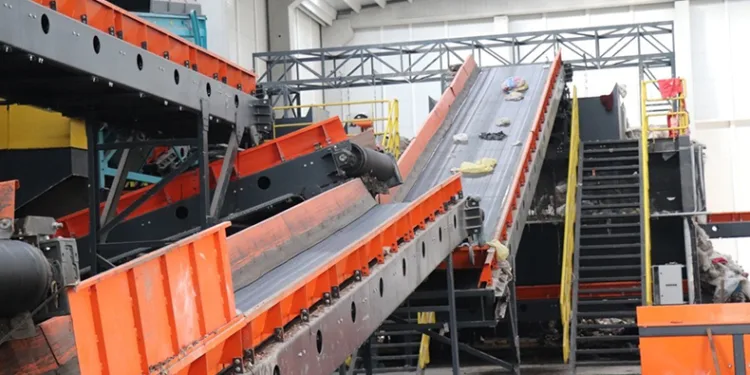 Çöpten enerji elde ediyor