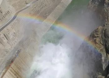 Kapakları açıldı, gökkuşağı çıktı