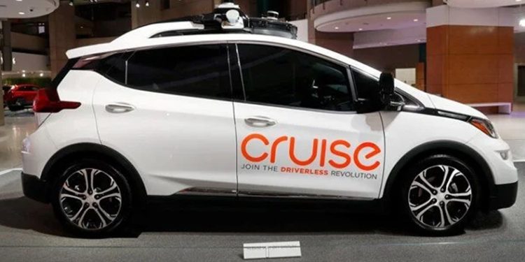 Robot taksiler şehri birbirine kattı