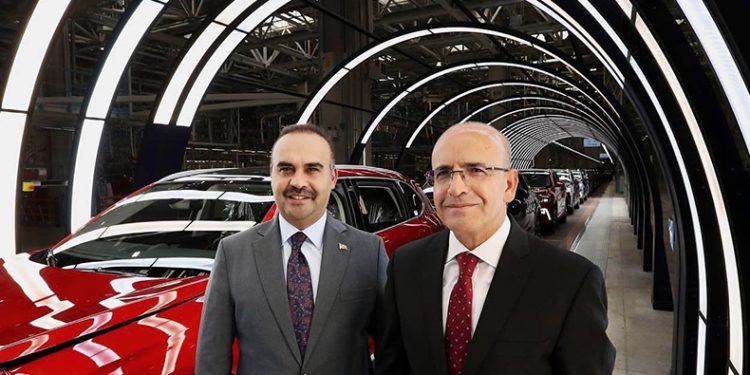 Bakanlar TOGG tesislerini gezdi