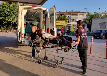 Bursa’da 2 otomobil çarpıştı