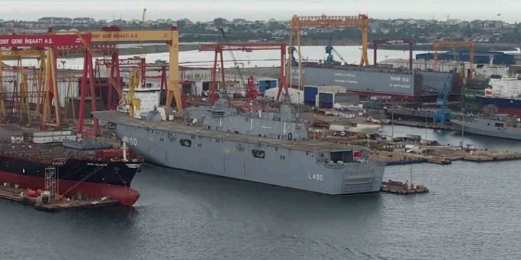 TCG Anadolu yeniden Tuzla’da