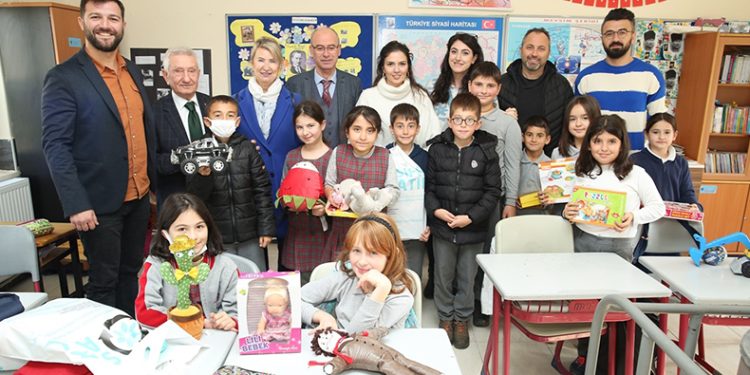 Nilüfer Oyuncak Evi gönüllülerden destek bekliyor