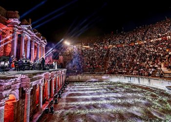 1800 yıllık antik tiyatroda unutulmaz akşam