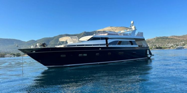 Lüks yatla göçmen kaçakçılığı