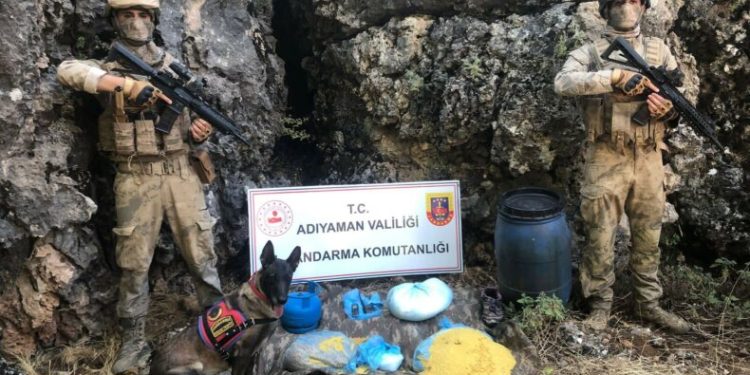 Terör örgütü mensuplarına ait yaşam malzemesi bulundu