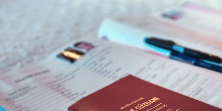 Kadınlar, kendi soyadlarını kullanabilecek