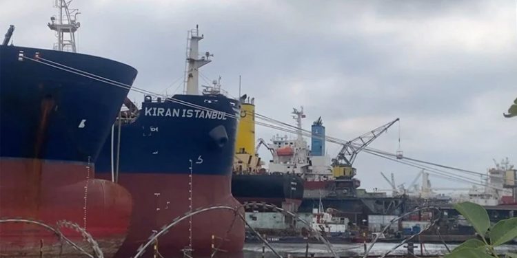 Tuzla Tersanesi’nde gemide patlama