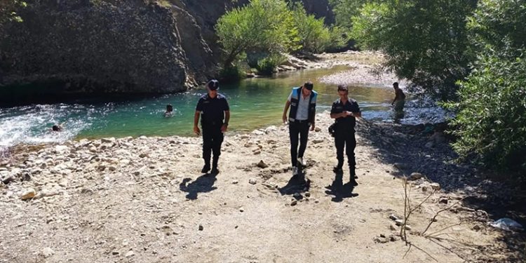 Ekosisteme zarar veren malzemeler toplandı