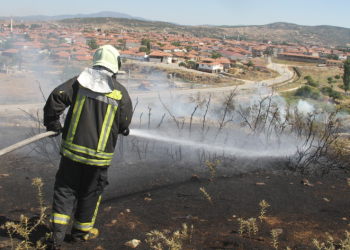 Yangın 30 dönümde etkili oldu