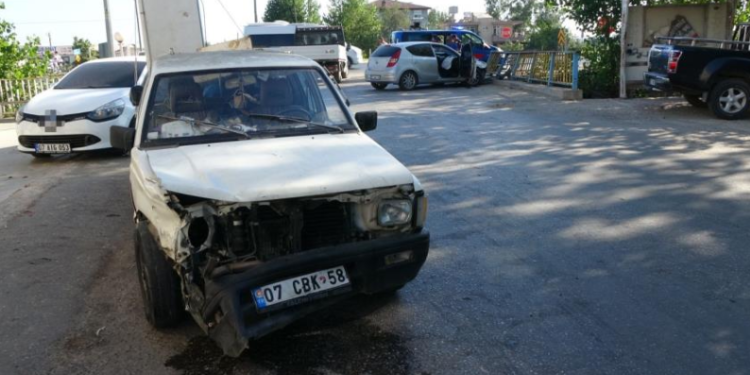 Korkuluk otomobilin uçmasını engelledi