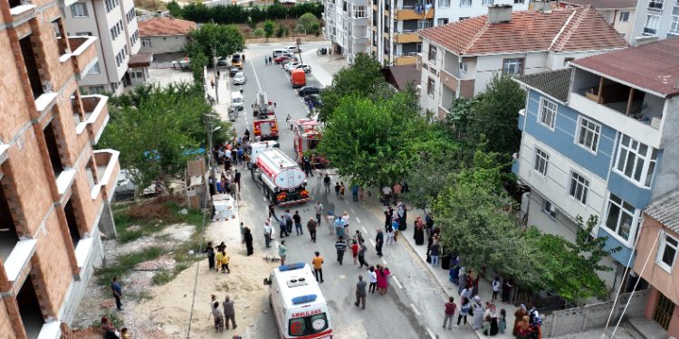 Yangında tartışma çıktı 2 gözaltı