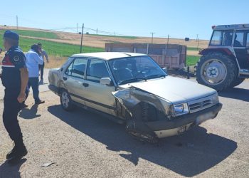 Kavşakta kaza 4 yaralı