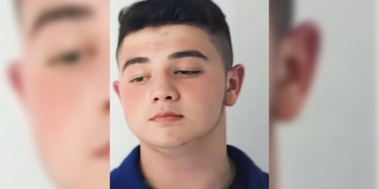 Kullandığı traktörün altında can verdi